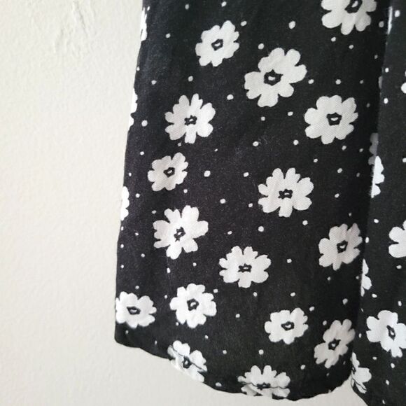 Forever 21 Black And White Floral Print Tank S - Picture 6 of 7